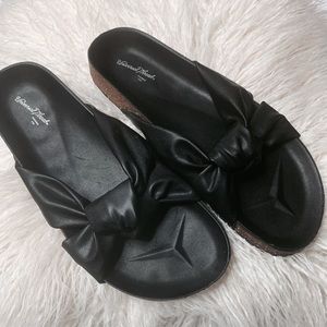 Universal Thread sandals